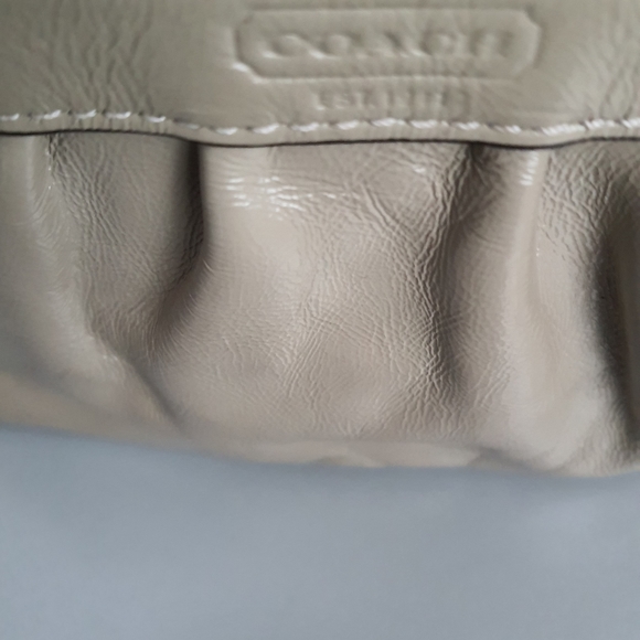 Coach pouch - Picture 1 of 3